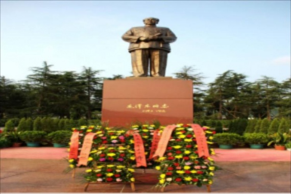 <經(jīng)典>廣州往返 漫遊長(cháng)沙 華誼兄弟電影小鎮 嶽麓山 韶山 橘子洲 高鐵3天 康輝旅遊網<經(jīng)典>廣州往返 漫遊長(cháng)沙 華誼兄弟電影小鎮 嶽麓山 韶山 橘子洲 高鐵3天