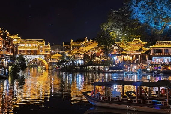 廣州出發(fā)華東,和平飯店,南浔希爾頓太陽酒店,西塘,寒山寺,南浔,七裡(lǐ)山塘雙飛六天 康輝旅遊網廣州出發(fā)華東,和平飯店,南浔希爾頓太陽酒店,西塘,寒山寺,南浔,七裡(lǐ)山塘雙飛六天
