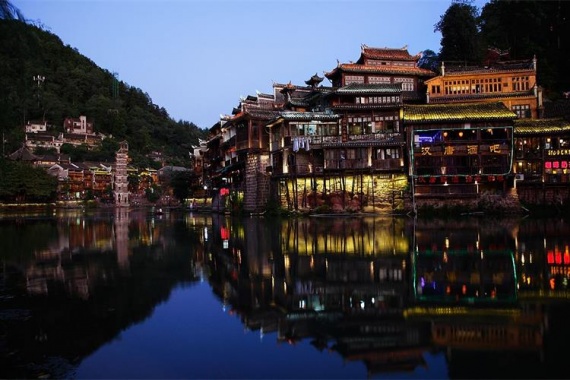 <經(jīng)典>廣州往返,湖南秘境湘西-A奇遇七星山Q+惹巴拉+芙蓉鎮+茶峒邊城雙高4天 康輝旅遊網<經(jīng)典>廣州往返,湖南秘境湘西-A奇遇七星山Q+惹巴拉+芙蓉鎮+茶峒邊城雙高4天